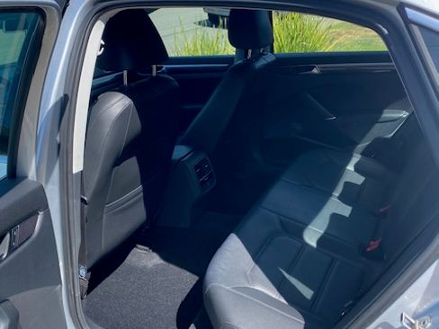 Used 2016 Volkswagen Passat 1.8T SE image 11