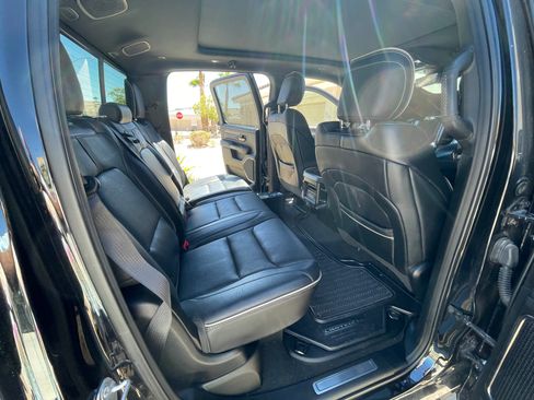 Used 2019 RAM 1500 Limited w/ Advanced Safety Group AWD/4WD image 10
