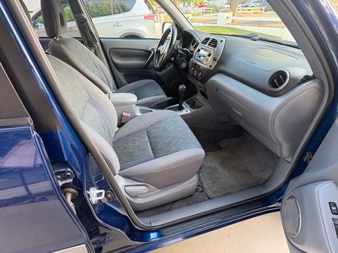 Used 2003 Toyota RAV4 4WD w/ Quick-Order Pkg image 14