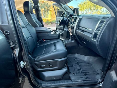 Used 2016 RAM 3500 Laramie w/ Convenience Group image 11