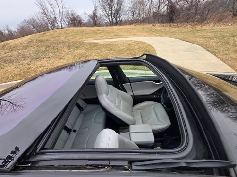 Used 2015 Tesla Model S P85D image 5