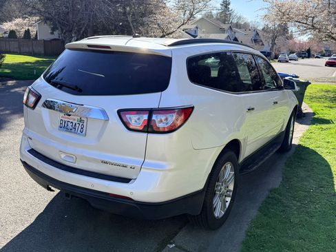 Used 2014 Chevrolet Traverse LT image 10