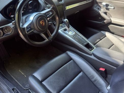 Used 2018 Porsche 718 Cayman RWD image 2