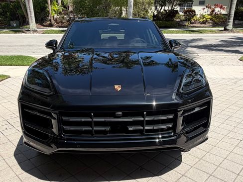 Used 2026 Porsche Cayenne AWD/4WD image 17