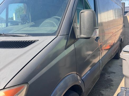 Used 2007 Dodge Sprinter 2500 w/ Comfort Seating Group image 24