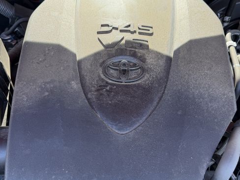 Used 2017 Toyota Tacoma TRD Sport w/ Tow Package (A/T) image 14