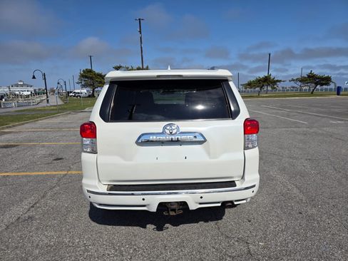 Used 2012 Toyota 4Runner SR5 w/ Convenience Pkg image 6