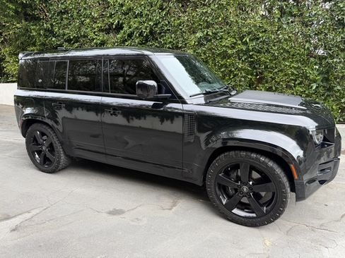 Used 2023 Land Rover Defender 110 V8 AWD/4WD image 6