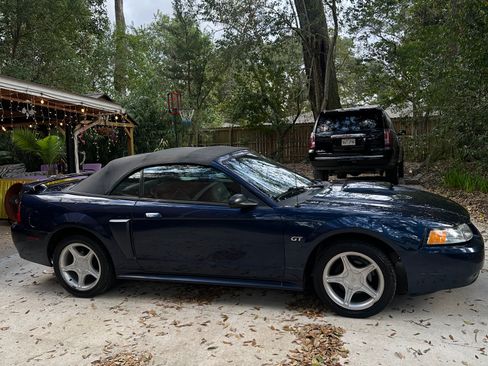 Used 2002 Ford Mustang GT image 2