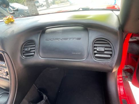 Used 2004 Chevrolet Corvette Z06 w/ Memory Package image 8