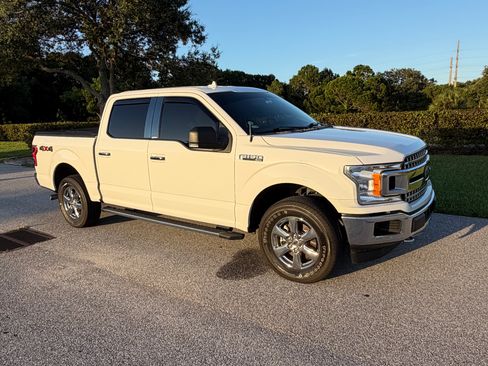 Used 2018 Ford F150 XLT w/ Equipment Group 302A Luxury AWD/4WD image 2