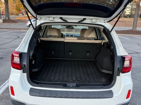 Used 2015 Subaru Outback 2.5i Limited image 12