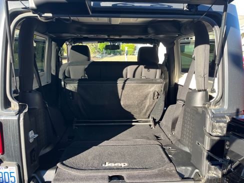 Used 2016 Jeep Wrangler Sport image 14