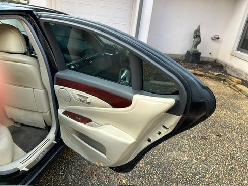 Used 2010 Lexus LS 460 image 6