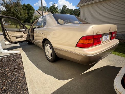 Used 1999 Lexus LS 400 image 1
