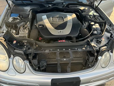 Used 2006 Mercedes-Benz E 350 4MATIC Sedan image 10