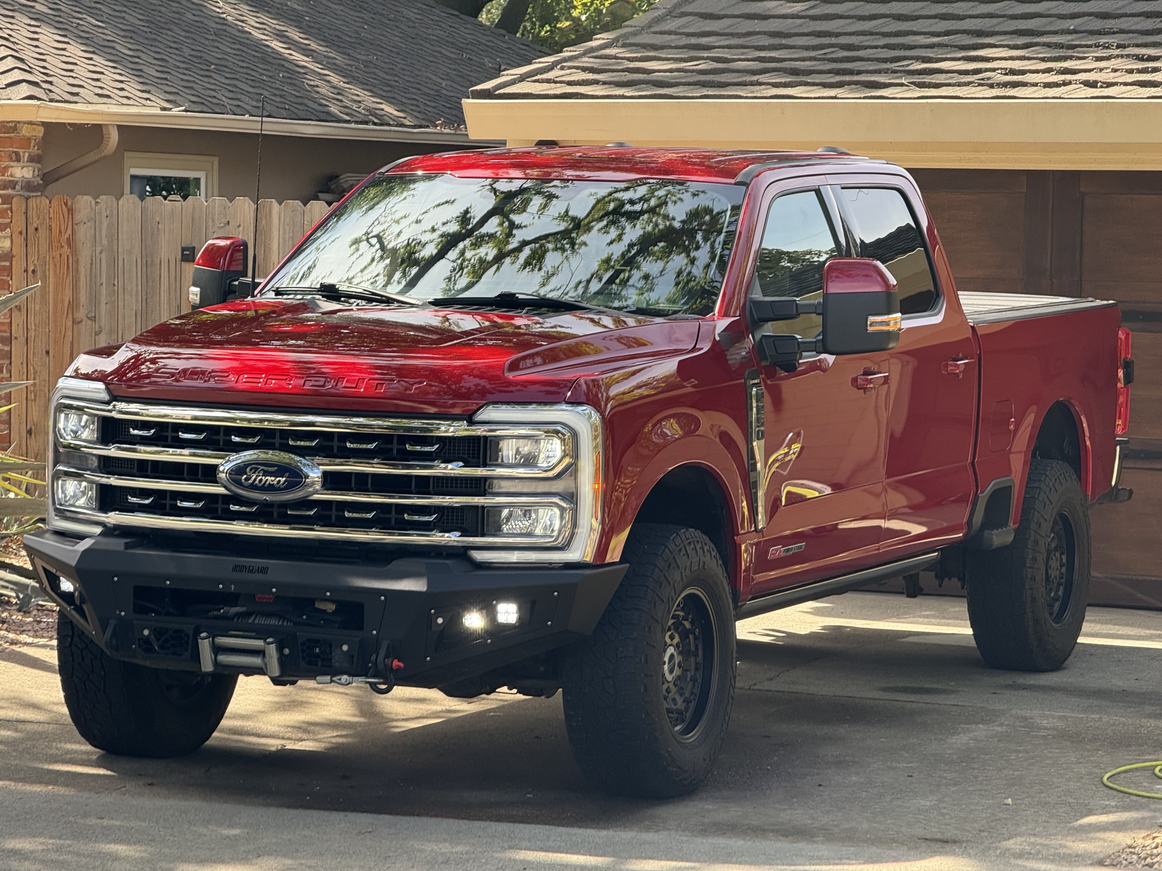 Used 2023 Ford F250 Lariat w/ Lariat Ultimate Package AWD/4WD image 2