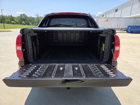Used 2013 Chevrolet Avalanche LT w/ Suspension Package, Off-Road AWD/4WD image 11