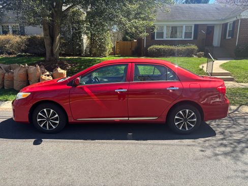 Used 2013 Toyota Corolla L image 1