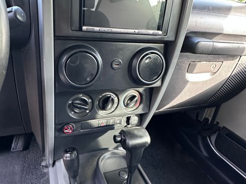 Used 2007 Jeep Wrangler X AWD/4WD image 6