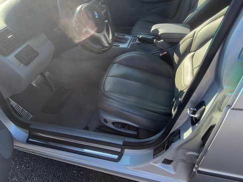 Used 2001 BMW 330i Sedan image 9