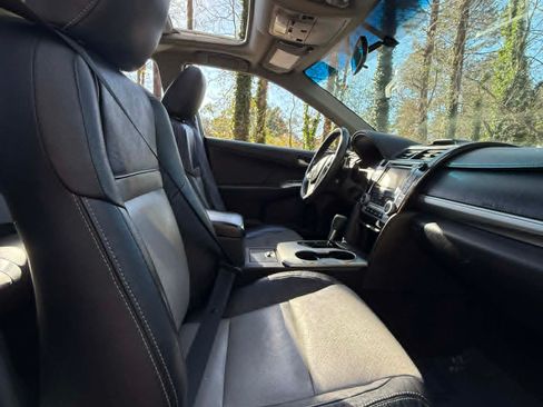 Used 2012 Toyota Camry SE image 13