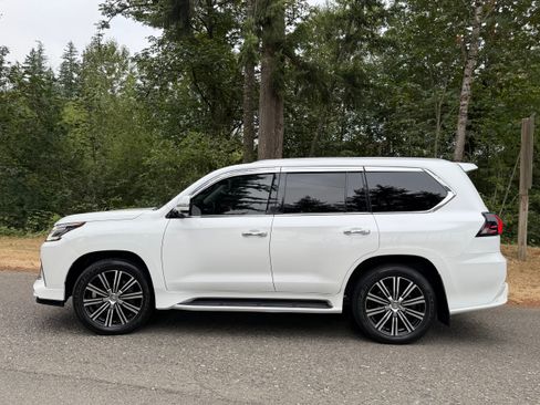 Used 2017 Lexus LX 570 4WD image 5