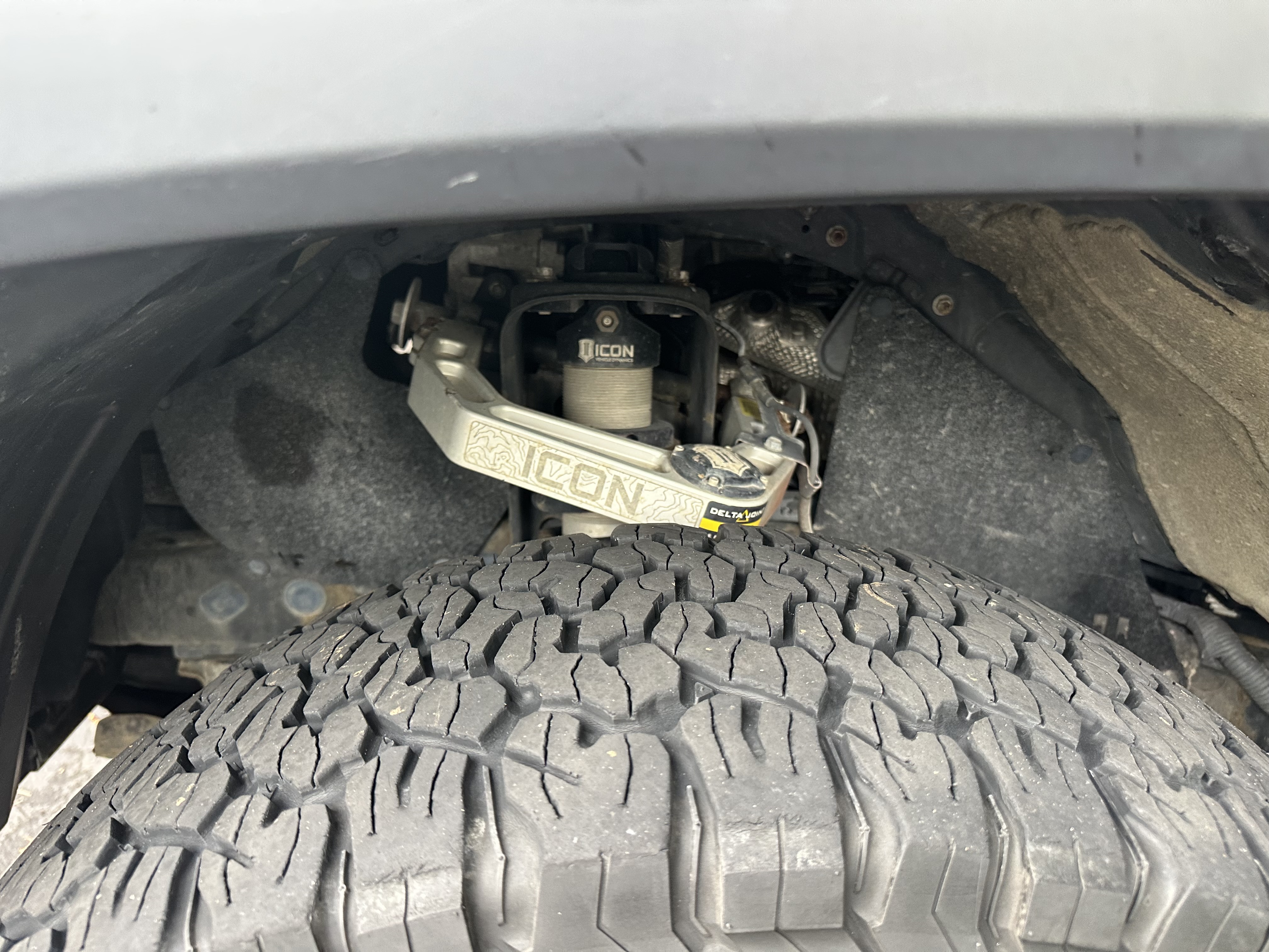 Used 2018 Toyota Tacoma TRD Off-Road AWD/4WD image 17