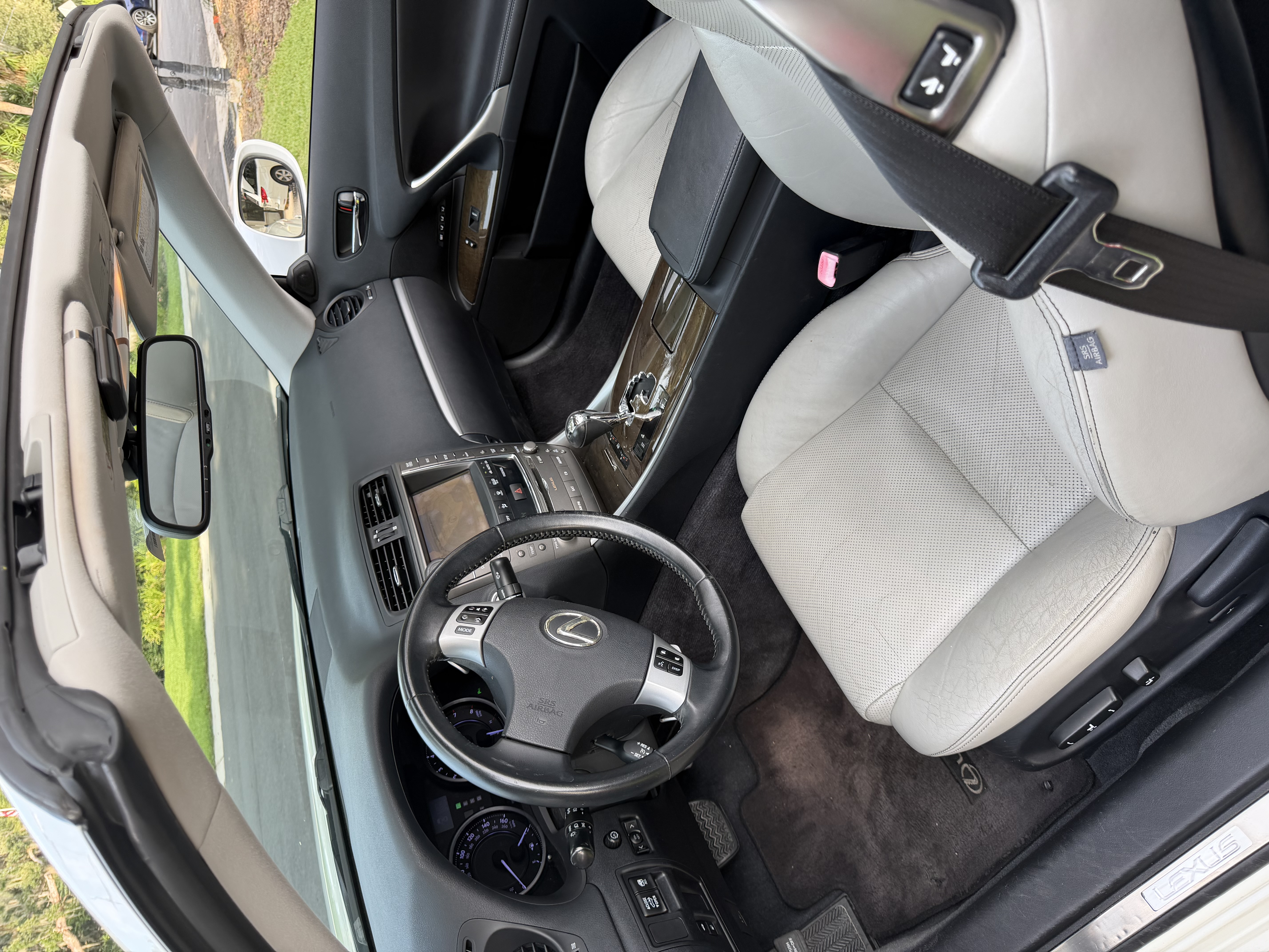 Used 2011 Lexus IS 350C w/ Luxury Pkg RWD image 5