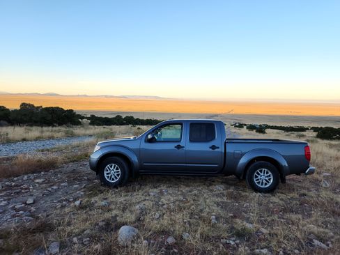 Used 2017 Nissan Frontier SV w/ SV Value Truck Package image 6