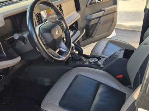 Used 2023 Ford Bronco Wildtrak image 19