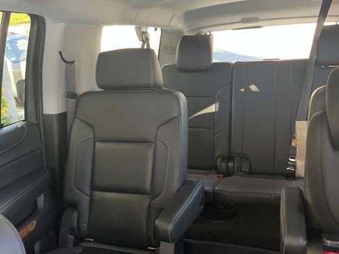 Used 2018 Chevrolet Suburban Premier image 12