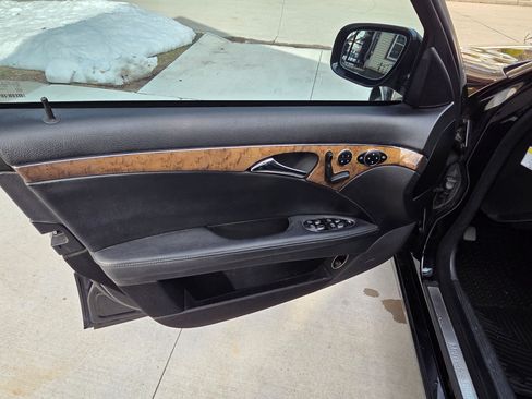 Used 2008 Mercedes-Benz E 350 4MATIC Sedan image 11