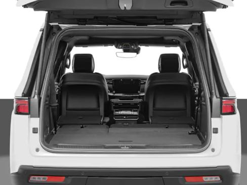 Used 2024 Jeep Wagoneer L Series II image 9