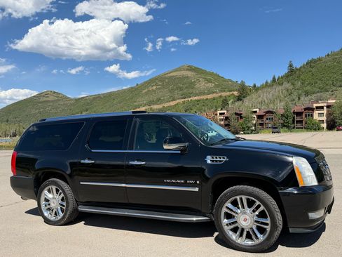 Used 2008 Cadillac Escalade ESV AWD image 6
