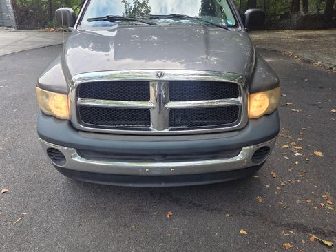 Used 2004 Dodge Ram 1500 Truck ST image 1