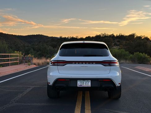 Used 2023 Porsche Macan image 10