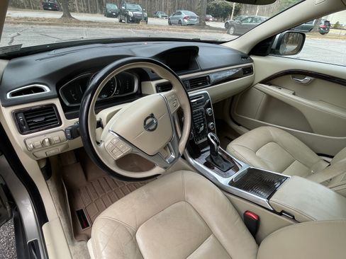 Used 2015 Volvo XC70 T6 Platinum w/ Climate Package image 15