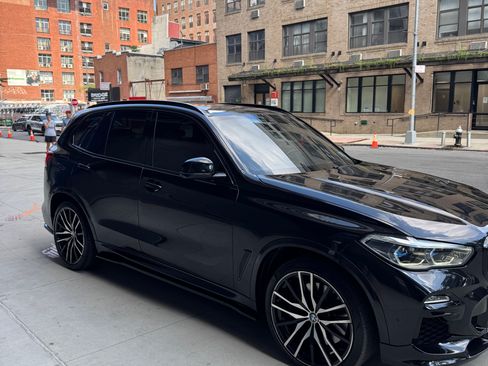 Used 2019 BMW X5 xDrive50i w/ M Sport Package image 12
