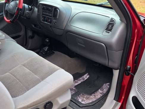 Used 2003 Ford F150 XLT image 11