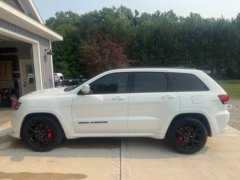 Used 2018 Jeep Grand Cherokee SRT AWD/4WD image 4