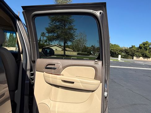 Used 2011 Chevrolet Suburban LT w/ Regional Value Package image 21