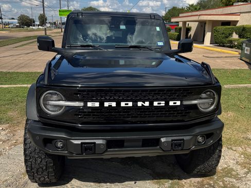 Used 2023 Ford Bronco Wildtrak image 4