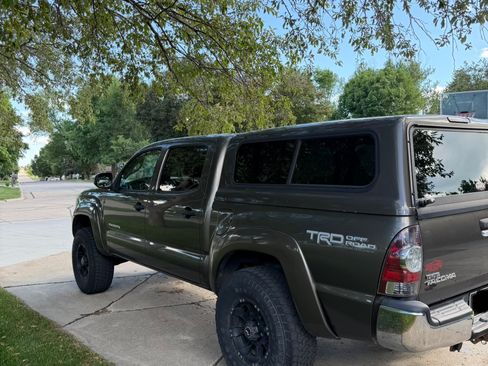 Used 2012 Toyota Tacoma 4x4 Double Cab w/ TRD Off-Road Pkg image 5