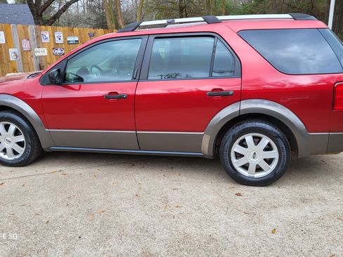 Used 2006 Ford Freestyle SE image 2