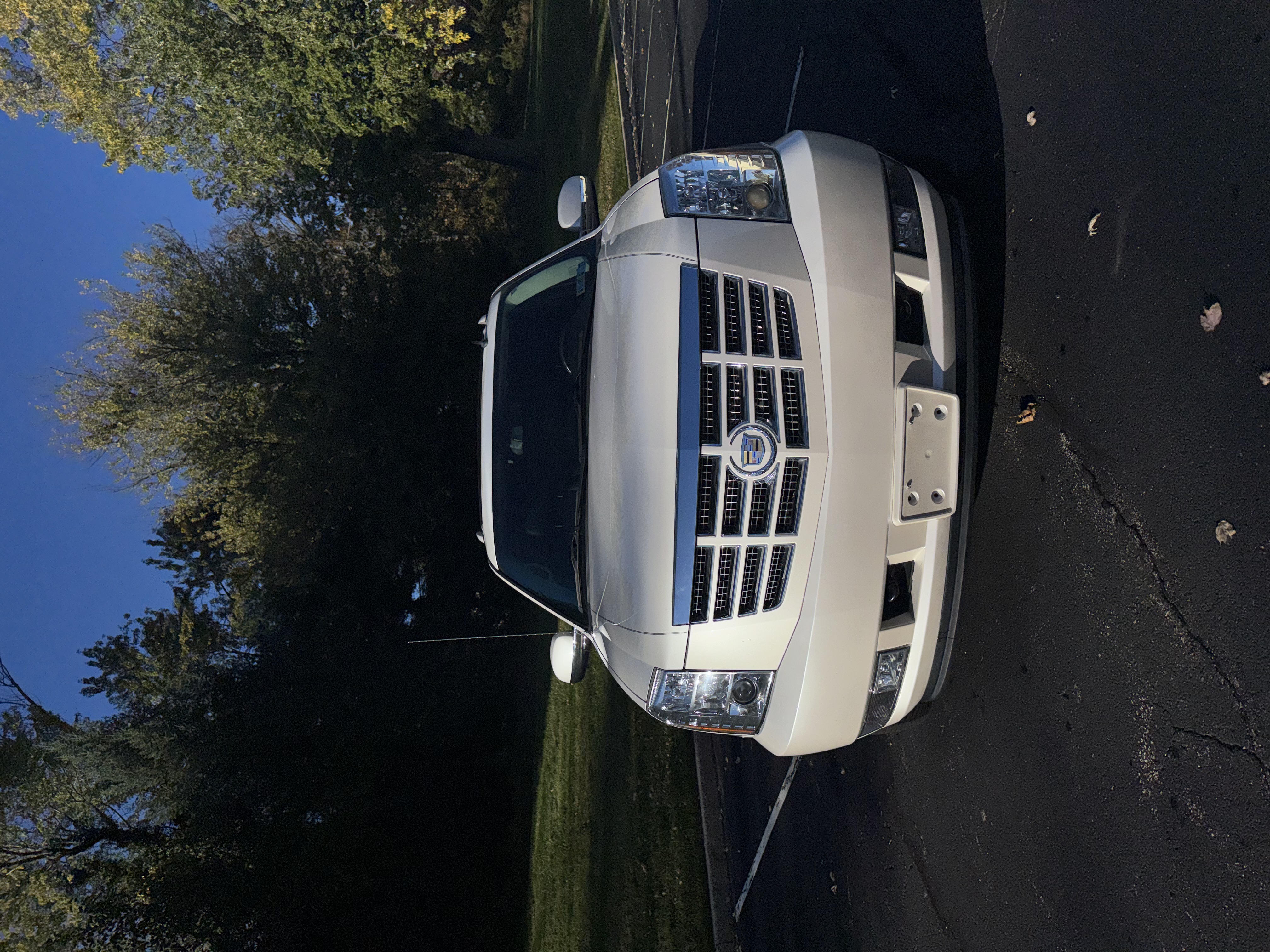 Used 2012 Cadillac Escalade EXT Luxury AWD/4WD image 2