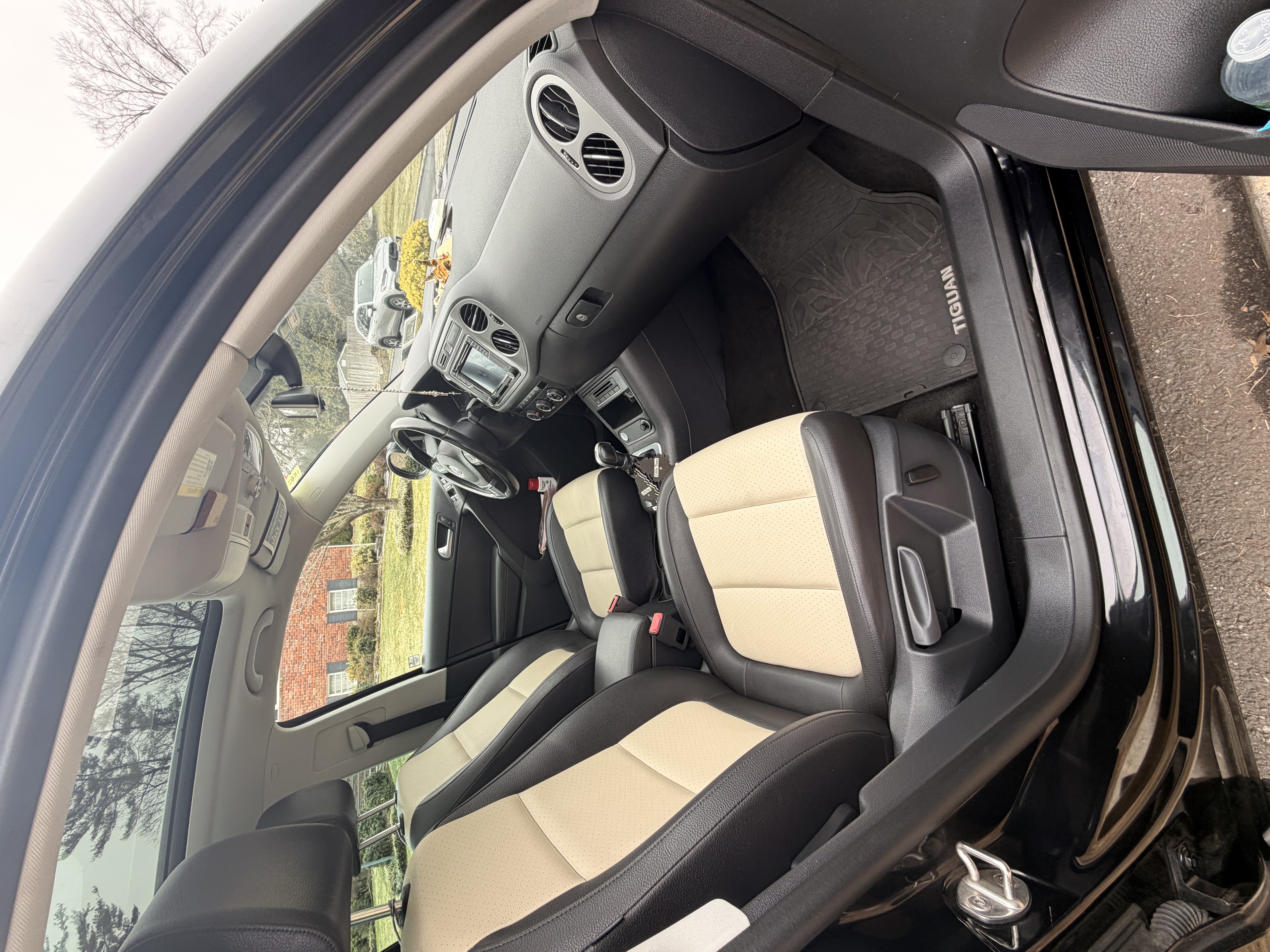 Used 2017 Volkswagen Tiguan Wolfsburg Edition AWD/4WD image 2