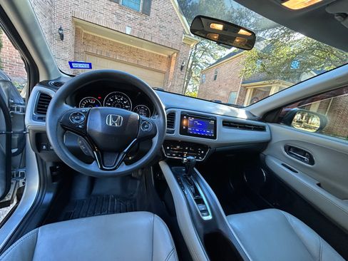 Used 2016 Honda HR-V EX image 4