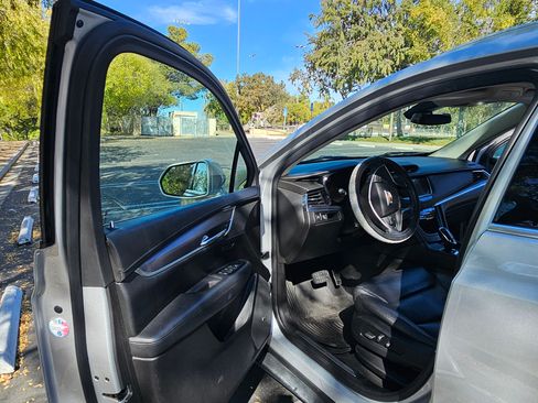 Used 2018 Cadillac XT5 Luxury w/ Driver Awareness Package image 16