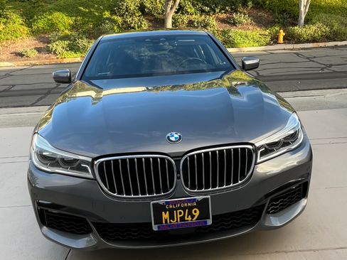 Used 2016 BMW 750i image 1